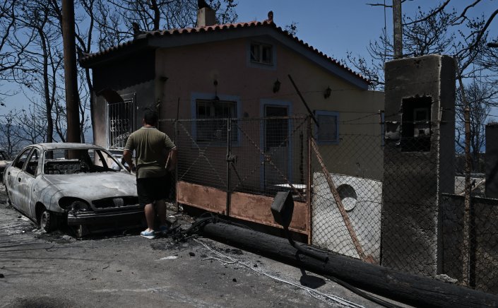 Support for fire victims: Τα 13 μέτρα στήριξης για τους πυρόπληκτους - Αποζημιώσεις, επιδότηση ενοικίου, αναστολή καταβολής φορολογικών υποχρεώσεων