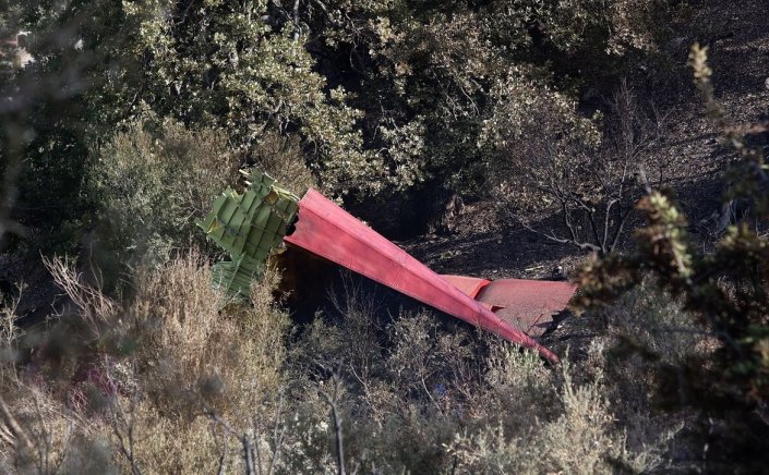 Canardair Crash In Karystos: Νεκροί οι πιλότοι Σμηναγός Χρήστος Μουλάς και Ανθυποσμηναγός Περικλής Στεφανίδης, κατά την συντριβή Canadair στην Κάρυστο... Ήταν 34 και 27 ετών....