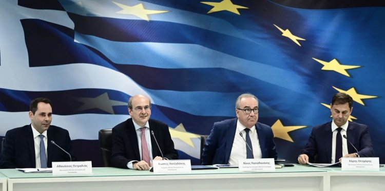 Fin Min Hatzidakis: Παρατείνεται το Market Pass ως τον Οκτώβριο, οριζόντια αύξηση 70 ευρώ στους δημοσίους υπαλλήλους