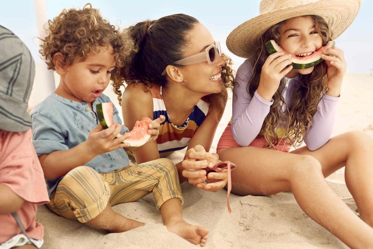 Sun Safety for Children: Στην παραλία με τα παιδιά!! Τα 6 tips των παιδιάτρων για ασφαλή έκθεση στον ήλιο!!