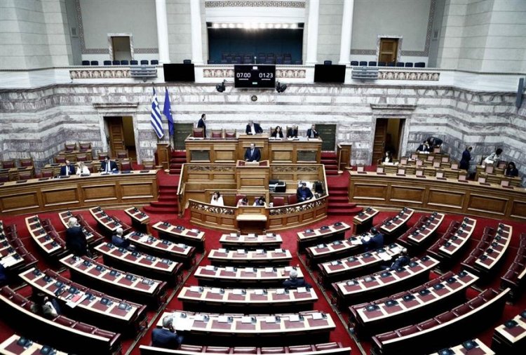Greeks voting from abroad: Με ευρύτατη συναίνεση 208 βουλευτών πέρασε το νομοσχέδιο για την ψήφο των αποδήμων