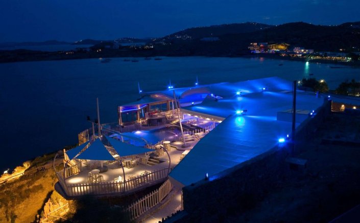 Cavo Paradiso Mykonos: Best Place to Hang out with Friends [Guardian] 