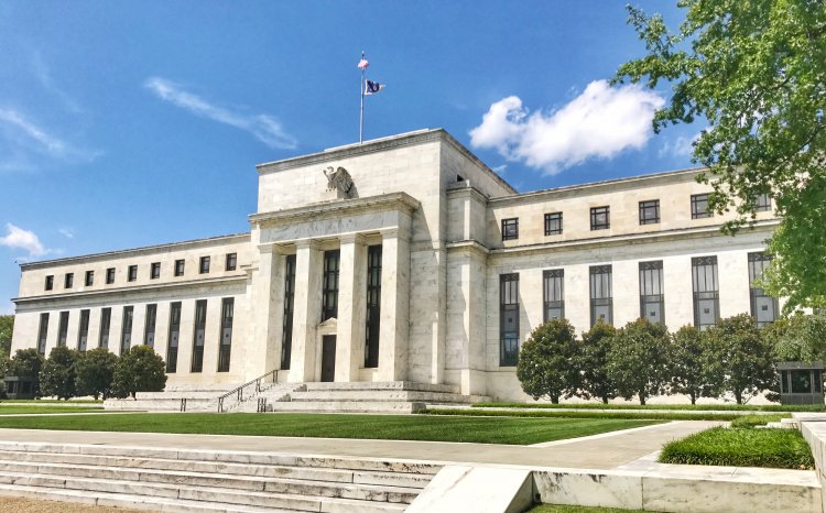 Fed done hiking; Η Fed τελείωσε με τις αυξήσεις επιτοκίων, λένε οι οικονομολόγοι - Πότε «βλέπουν» μείωση [Reuters]