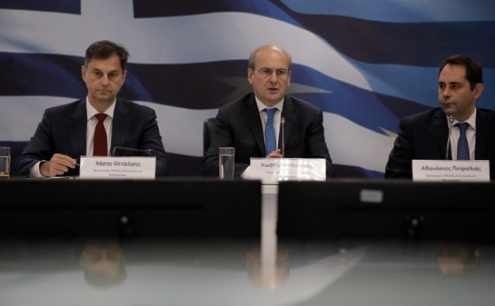Hellenic Government announces four economic policy axes, one billion euros to support incomes