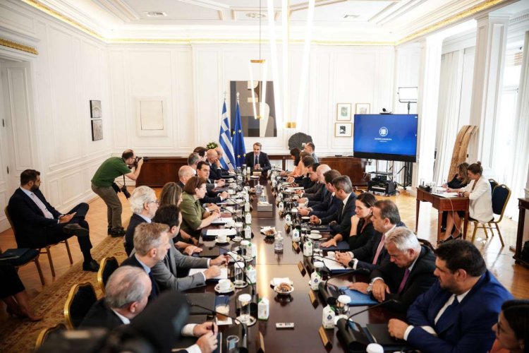 PM Mitsotakis - Υπουργικό Συμβούλιο: Η προσαρμογή στην κλιματική κρίση οριζόντια προτεραιότητα όλων των πολιτικών μας