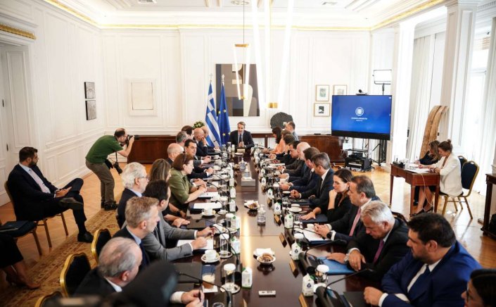 Greek polls: Η κυβέρνηση στον αυτόματο πιλότο, οι υπουργοί σε νιρβάνα