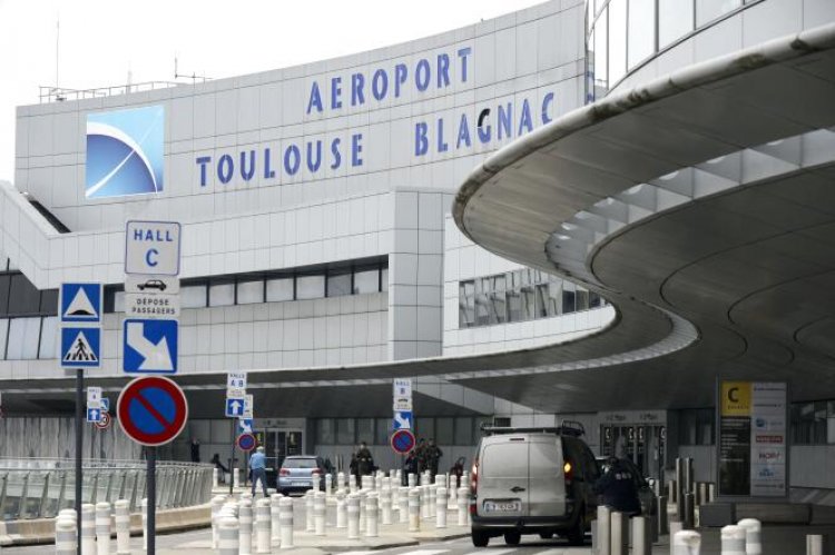 Six French airports evacuated: Εκκενώθηκαν έξι αεροδρόμια στη Γαλλία μετά από απειλές για βόμβα