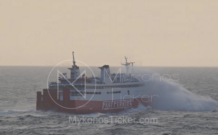 Lifting of a sailing ban: Κανονικά εκτελουνται τα δρομολόγια των πλοίων για Ραφήνα, λογω άρσης του απαγορευτικου από τις πρωινές ώρες!!