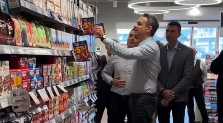 PM Mitsotakis: «Έφοδος» Μητσοτάκη σε σούπερ μάρκετ για τα ταμπελάκια της μόνιμης μείωσης τιμής