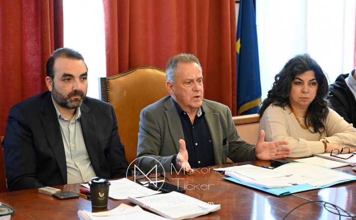 Βερώνης πρός Κουκά - Σαμψούνη: Απαντήστε επιτέλους στους Μυκονιάτες για καθαριότητα, ηλεκτροφωτισμό και απ΄ευθείας αναθέσεις - Ατελείωτη η λίστα ερωτημάτων