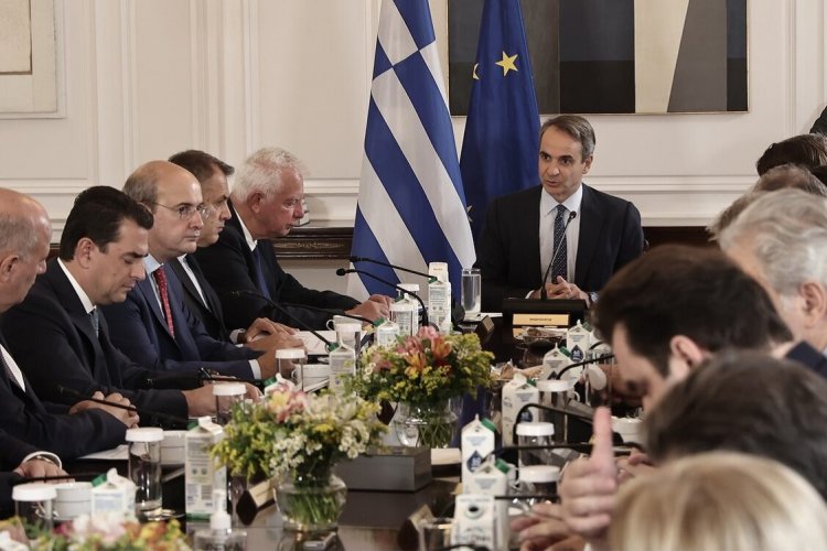 PM Mitsotakis: Ευρεία σύσκεψη υπό τον Μητσοτάκη για τις αγροτικές κινητοποιήσεις