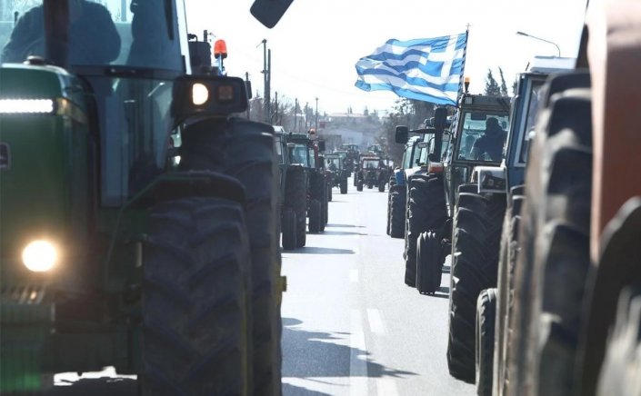 Farmers protest: «Ποταμός» από τα τρακτέρ στην Αθήνα εάν δεν ικανοποιηθούν οι αγρότες - Ξεκινούν αποκλεισμοί Εθνικών Οδών