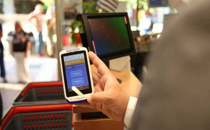 Digital Job card: Στον τουρισμό και την Εστίαση, τέλος του 2024 η Ψηφιακή κάρτα εργασίας