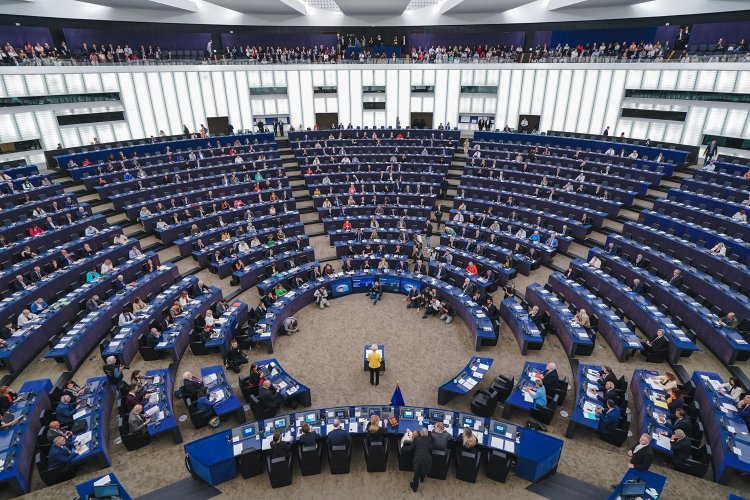 European Parliament: Καταδίκη της Ελλάδας από την Ευρωβουλή - Ανησυχίες για Δημοκρατία και Κράτος Δικαίου [Έγγραφο]