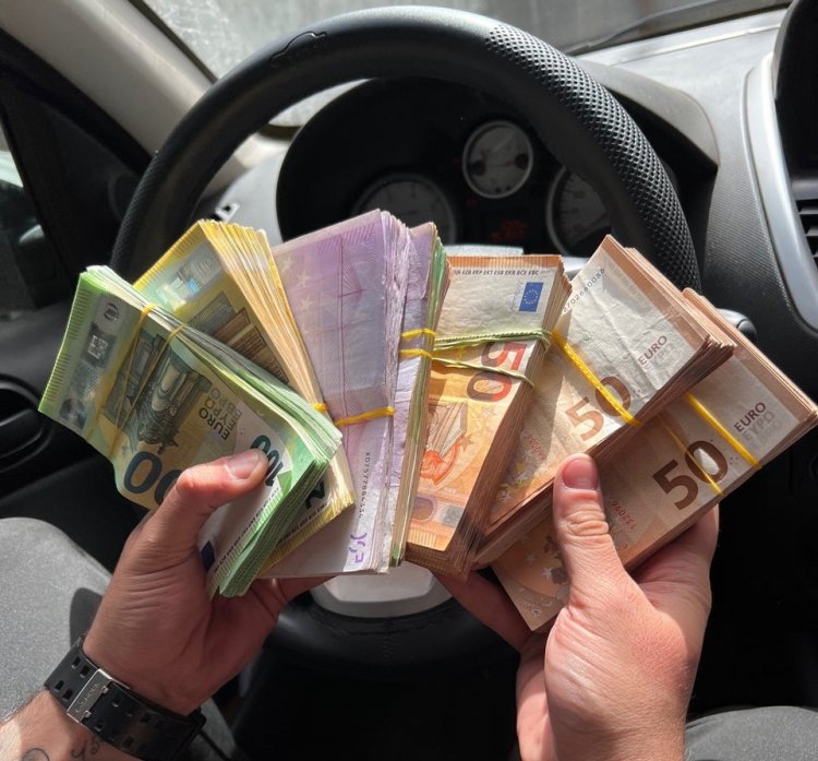 Carrying cash in a car: Μεταφέρεις μετρητά στο αυτοκίνητο!! Γιατί απαγορεύεται, πότε κατάσχονται!!