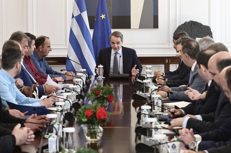 PM Mitsotakis: Τα νέα μέτρα για τους αγρότες: Φθηνότερο ρεύμα για 2+8 χρόνια και προκαταβολή του ΕΦΚ 40 εκ. ευρώ τον Μάρτιο