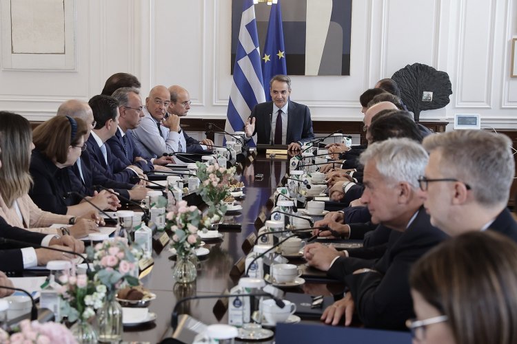 Greek polls - Metron Analysis: Η κοινωνική αντιπολίτευση απέναντι στην κυβέρνηση!! Τα ποιοτικά σημάδια της δημοσκόπησης της ΜΕΤΡΟΝ