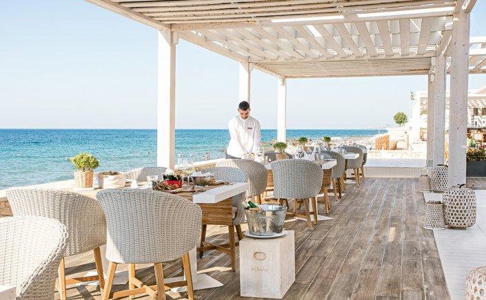 Restaurant Taxes: Νέες φορολογικές υποχρεώσεις σε επιχειρήσεις μαζικής εστίασης – Τι προβλέπει η ΑΑΔΕ