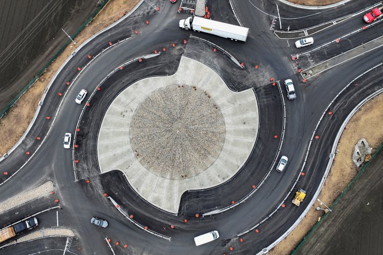 Turbo Roundabout: Η λύση που βάζει τέλος στα φανάρια και στην κίνηση - Πώς θα είναι οι νέες πλατείες