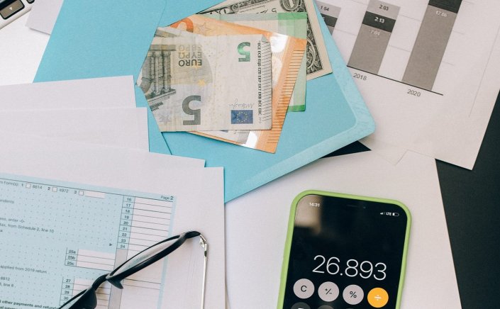 Τax revenue: Προς νέο ρεκόρ φοροεσόδων λόγω τουρισμού και εισπρακτικών παρεμβάσεων