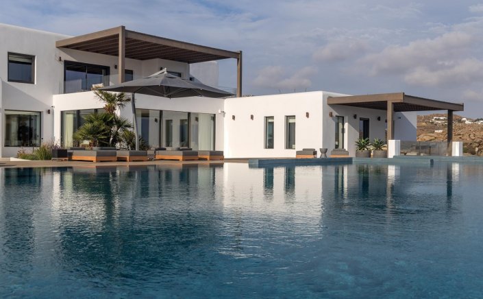 Holiday homes for sale: Τι αγοράζεις στη Μύκονο με 25 εκατ. ευρώ!! 4 βίλες για ξένους στα ελληνικά νησιά!!