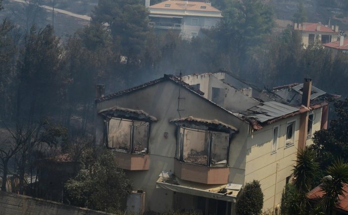 Fire in Northeast Attica: Φωτιά στο Βαρνάβα έκαψε το Χαλάνδρι!! Επιτελικό κράτος μνημειωδώς αποτυχημένο!!