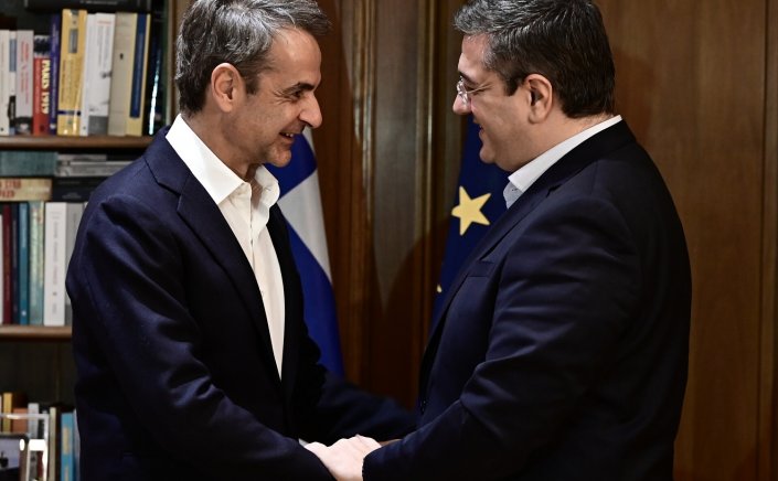PM Mitsotakis - Politico:  «Κλίνατε επί δεξιά»!! Γιατί ο Μητσοτάκης έστειλε τον Τζιτζικώστα στις Βρυξέλλες!!