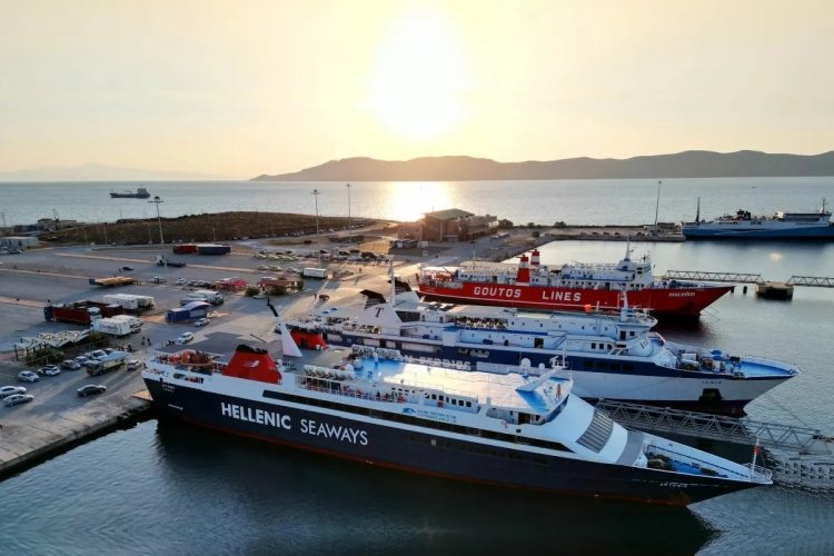 Ferry Routes - Mykonos: Τα πλοία Superrunner, Andros Queen & Θεολόγος Π., θα καταπλεύσουν σήμερα στο λιμάνι του Λαυρίου αντί της Ραφήνας