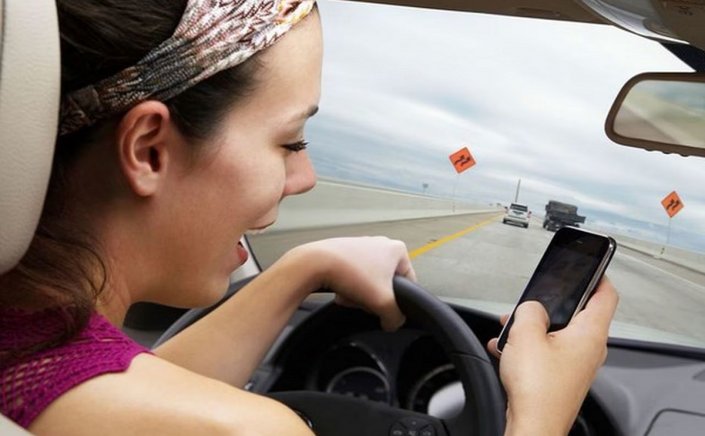 New Highway Code rules: Μεγάλες αλλαγές στον ΚΟΚ!! Έρχονται βαριές ποινές για αλκοόλ, κράνος, ζώνη, κόκκινο & κινητό!!