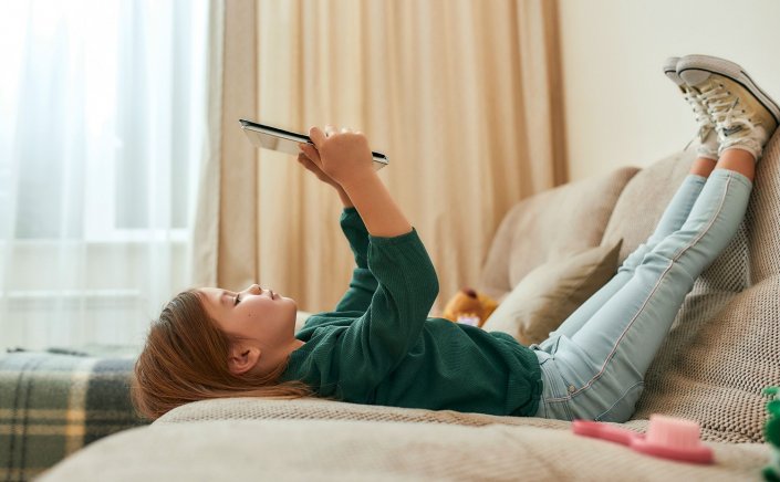 Language Skills: Μεγαλύτερος χρόνος χρήσης οθονών από μικρά παιδιά συνδέεται με φτωχότερες γλωσσικές δεξιότητες [Η Έρευνα]