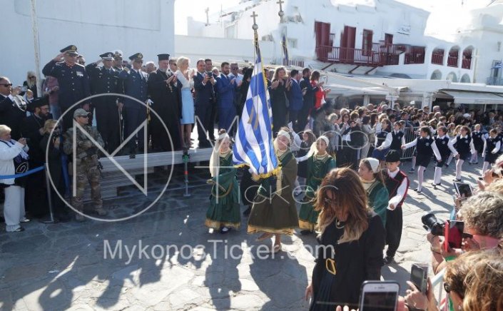 28th of October - “The Ochi Day”: Πώς επιλέγονται ο σημαιοφόρος και οι παραστάτες των παρελάσεων για την 28η Οκτωβρίου