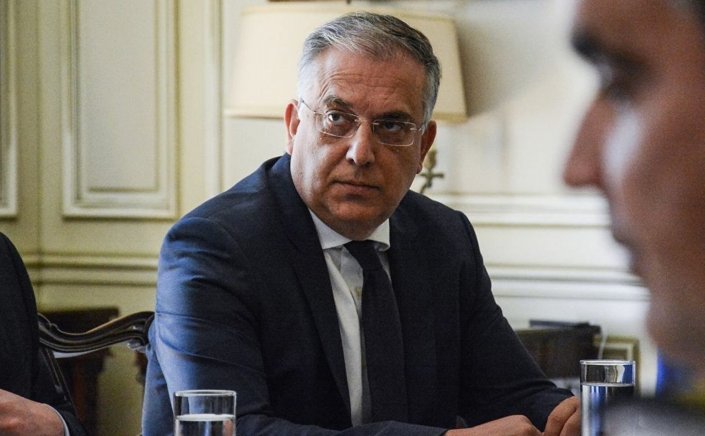 Political Developments: Δύσκολο ραντεβού Θεοδωρικάκου με βουλευτές της ΝΔ