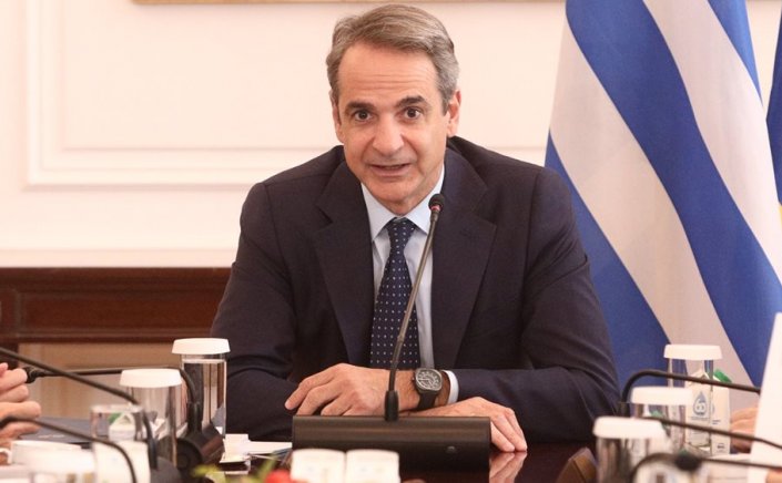 PM Mitsotakis: Στα 950 ευρώ ο κατώτατος μισθός το 2027 – Θα απαγορεύεται βάσει νόμου η μείωσή του