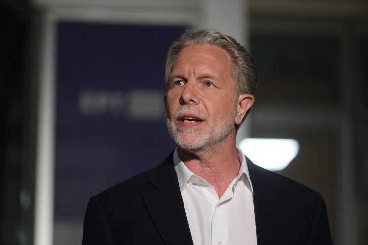 PASOK Leadership Candidates: Πρώτη φορά σε εκλογές νικητής είναι -και- ο τρίτος!!