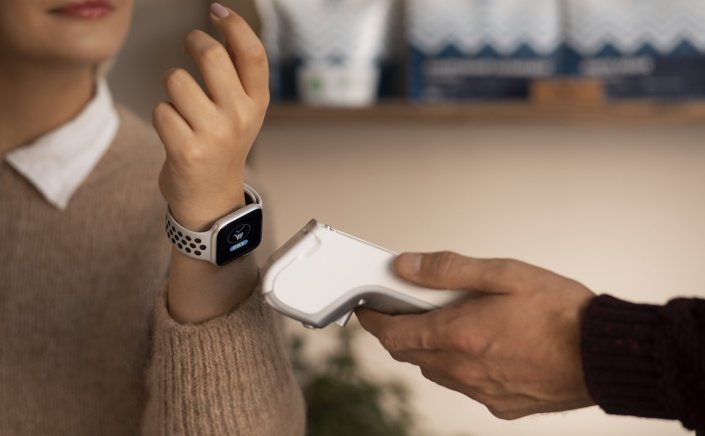 Taxation and Taxes - Appodixi: Οι φορολογούμενοι που απειλούνται με χαράτσι 22% για τις αποδείξεις