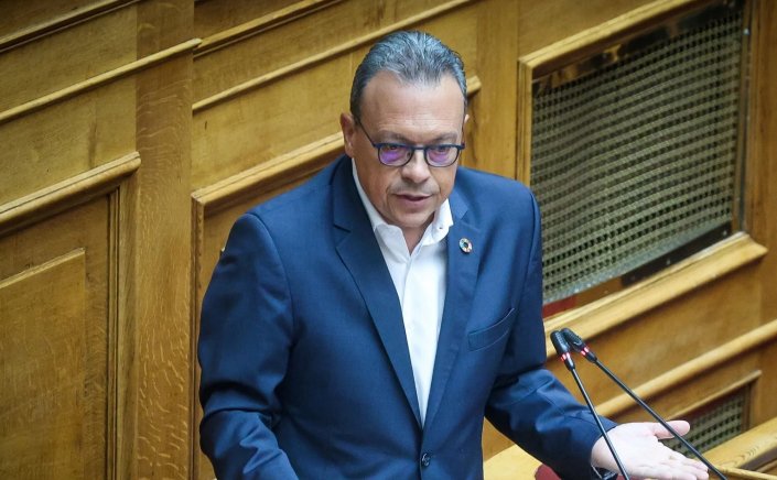 SYRIZA-PA: Δύσκολες ασκήσεις για τον ΣΥΡΙΖΑ στη Βουλή
