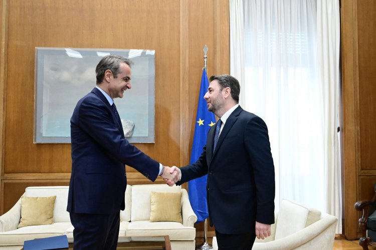 Mitsotakis-Androulakis meeting: Πάνω από μια ώρα η συνάντηση Μητσοτάκη-Ανδρουλάκη - Συμφώνησαν να υπάρχει δίαυλος επικοινωνίας