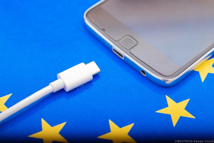 EU common charger: Αύριο τίθενται σε ισχύ νέοι κανόνες της ΕΕ για τους κοινούς φορτιστές USB-C στις ηλεκτρονικές συσκευές 
