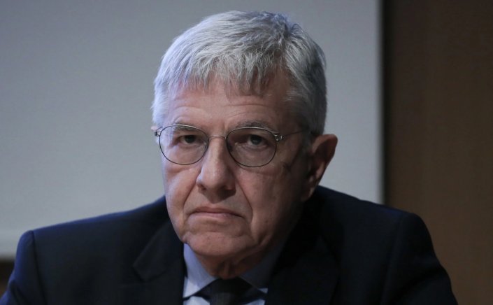 Greece presidential election: «Τα μηνύματα που θέλει να δώσει το ΠΑΣΟΚ ξεπερνούν το πρόσωπό μου» δήλωσε ο Tάσος Γιαννίτσης