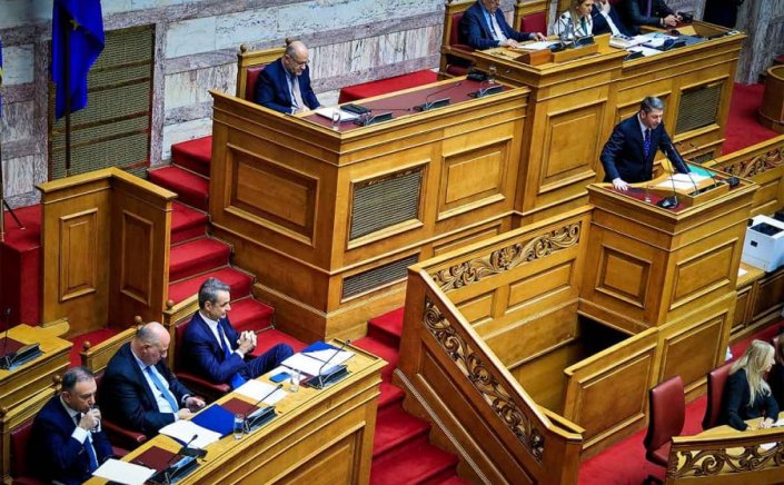 PASOK-«Μονομαχία»   Ανδρουλάκη – Μητσοτάκη: «Δεν λύνονται τα προβλήματα των αγροτών με μπαλώματα» – «Είστε ο πράσινος ΣΥΡΙΖΑ»