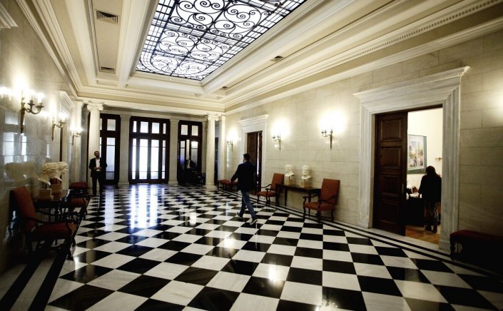 Politics & current affairs: Μετά την εκλογή Προέδρου τι?? Που στρέφει η κυβέρνηση την προσοχή της - Ποιά τα ανοιχτά μέτωπα!!