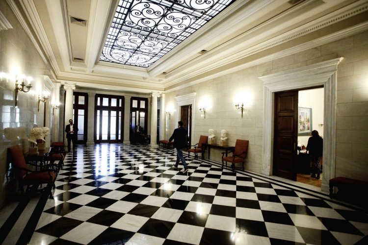 Politics & current affairs: Μετά την εκλογή Προέδρου τι?? Που στρέφει η κυβέρνηση την προσοχή της - Ποιά τα ανοιχτά μέτωπα!!