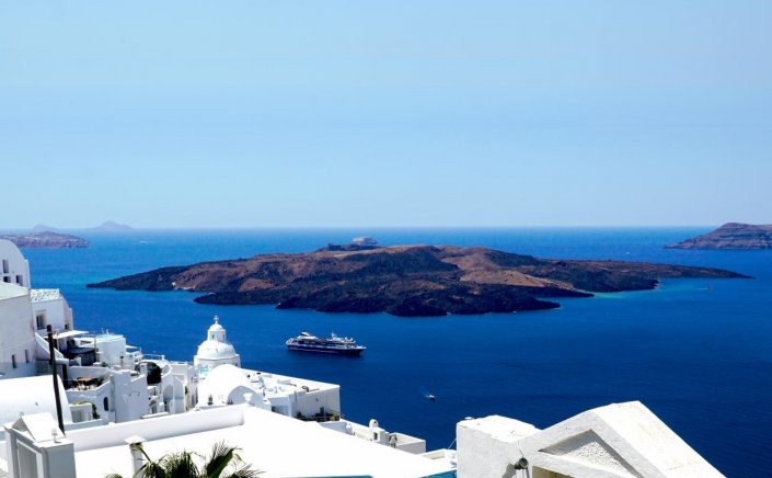 Volcanic Activity in Santorini: Συνεχίζεται η σεισμική δραστηριότητα στις Κυκλάδες!! Διασώστες και χειριστές drones έφτασαν στην Σαντορίνη - Σε επιφυλακή και οι Ένοπλες Δυνάμεις - Όλα τα μέτρα