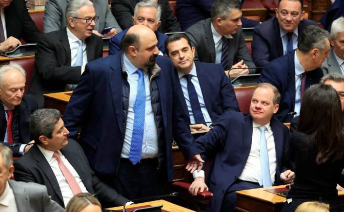 Politics & current affairs: Η δοκιμασία της Προανακριτικής