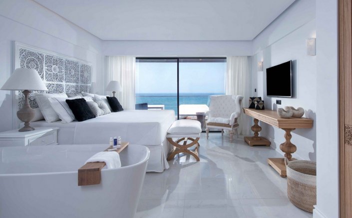 Hotels for sale: 120 ξενοδοχεία στα Ελληνικά νησιά ψάχνουν νέο ιδιοκτήτη!! 40 στις Κυκλάδες [7 στην Μύκονο]