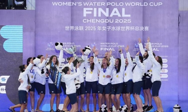 Xpήστos Bεpώvηs:Θερμά συγχαρητήρια στην Εθνική Ομάδα Πόλο Γυναικών για την κατάκτηση του χρυσού μεταλλίου στο World Cup