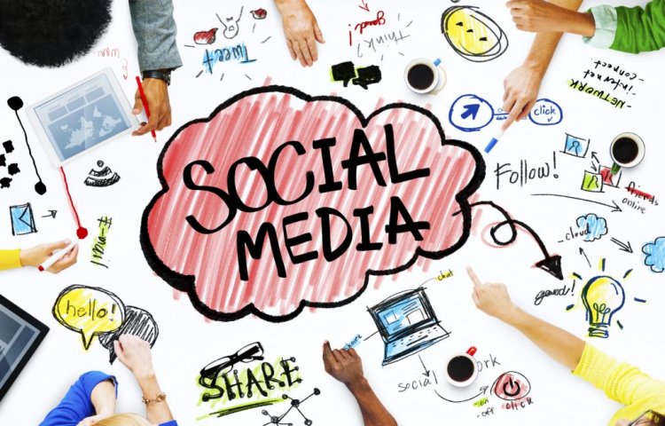 Is democracy at risk from social media? Δημοκρατία και social media!! Οι κίνδυνοι και οι προκλήσεις!! «Κινδυνεύει η δημοκρατία από τα μέσα κοινωνικής δικτύωσης; Πόσο εκτεθειμένοι είμαστε στα ψέματα σε θέματα πολιτικής επικαιρότητας;»