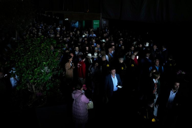 MASS BLACKOUT Spain & Portugal power outage: Εικόνες χάους μετά το black out σε Ισπανία και Πορτογαλία - Προβλήματα σε Αεροδρόμια, Τρένα, Μετρό, Φανάρια, Κινητά, Ιντερνετ