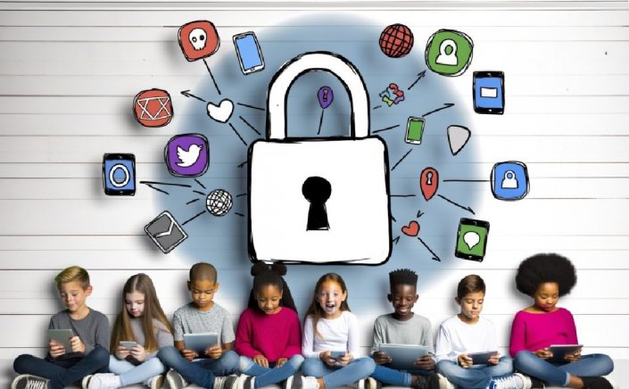 Social media and pre-teens and teenagers: «Κόφτες» στα social media – Τι προβλέπει νομοθεσία που προωθούν Γαλλία, Ισπανία, Ιρλανδία και Ελλάδα