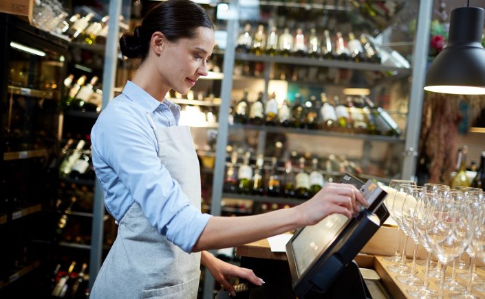 Tax Fraud: Νέο λογισμικό, με παρακολούθηση σε 24ωρη βάση, των Ταμειακών Μηχανών από την ΑΑΔΕ!!